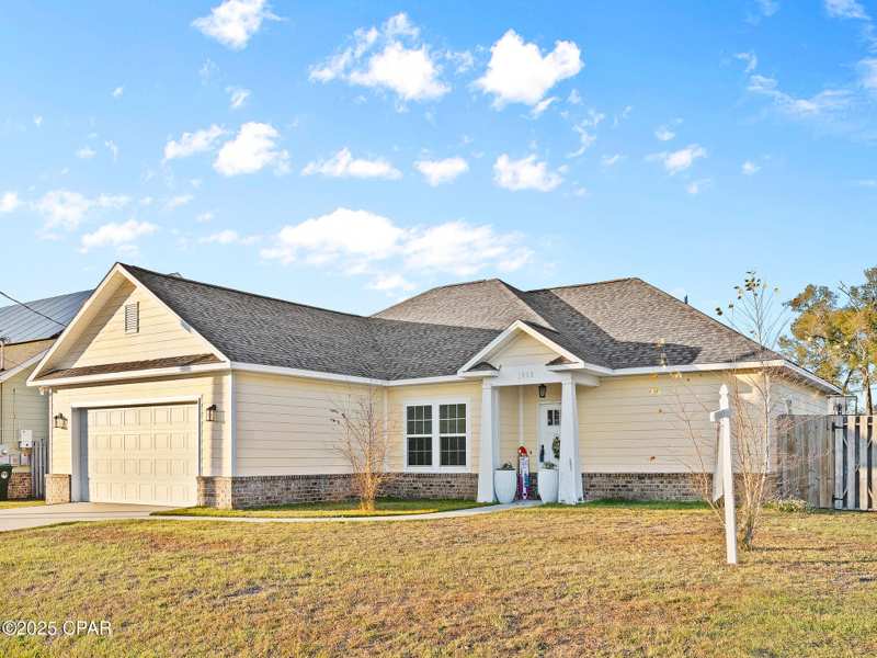 3 bedroom SingleFamilyResidence at 1008 E 10th Street, Lynn Haven, Lynn Haven — photo 1