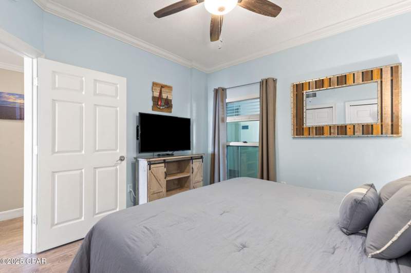 1 bedroom Condominium at 9450 S Thomas Drive 2105, Boardwalk Central, Panama City — photo 4
