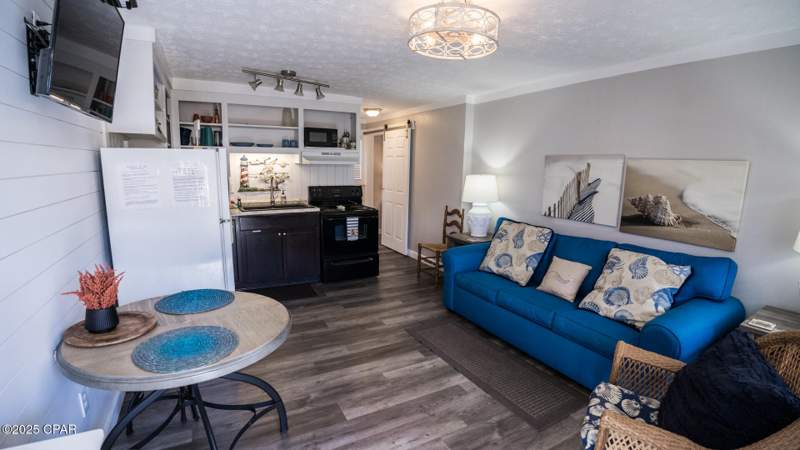 1 bedroom Condominium at 8001 Surf Drive B-10, Stingray Condo., Panama City Beach — photo 4