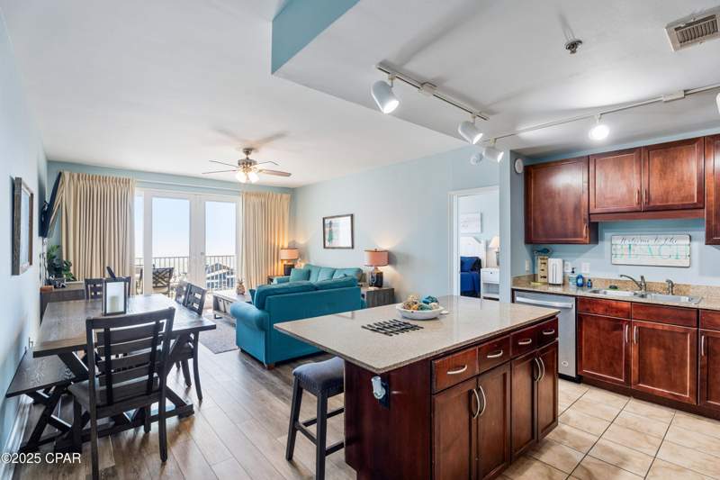 3 bedroom Condominium at 9860 S Thomas Drive 622, Laketown Wharf, Panama City — photo 2