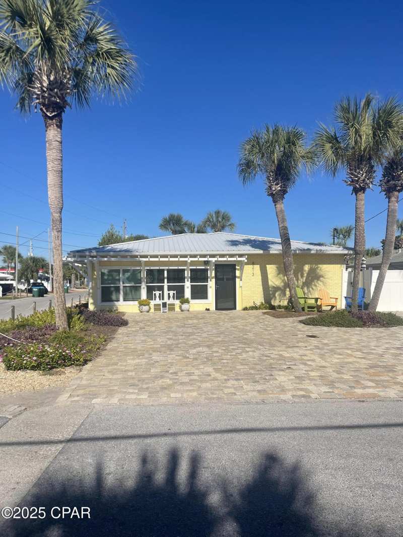 4 bedroom SingleFamilyResidence at 8213 Surf Drive, Bel Air, Panama City — photo 1