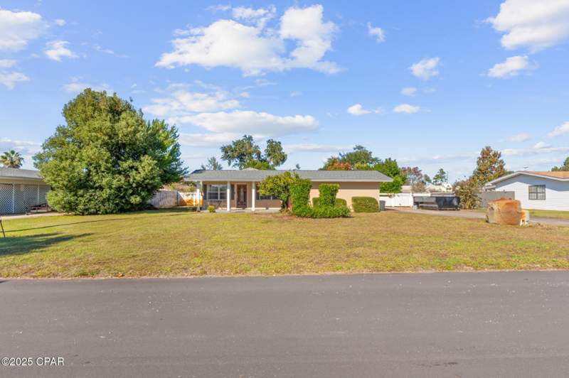 4 bedroom SingleFamilyResidence at 2506 W 26th Street, Island View Estates, Panama City — photo 3