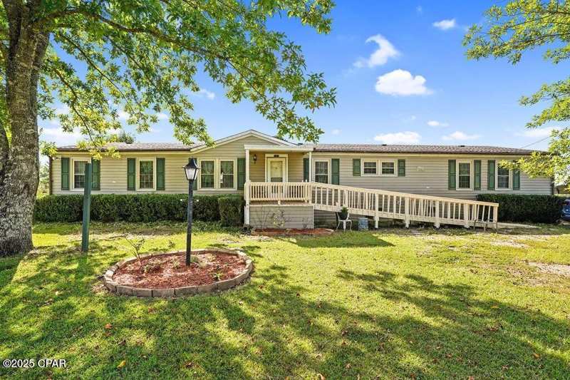 3 bedroom ManufacturedHome at 1310 Highway 177a, Bonifay, Bonifay — photo 1