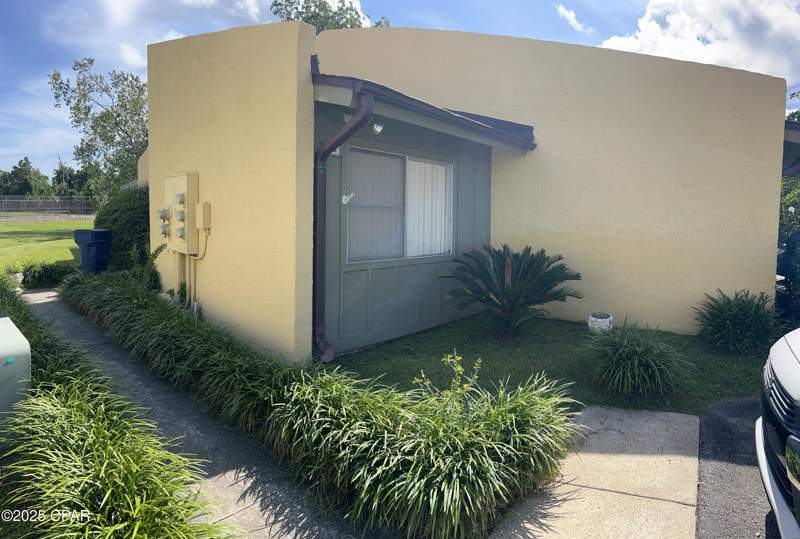 3 bedroom Attached at 1025 W 19th Street 3A, Delwood Estates Ph 1, Panama City — photo 2