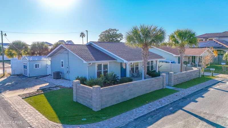 3 bedroom SingleFamilyResidence at 20003 First Avenue, Laguna Beach 2nd Add, Panama City Beach — photo 1