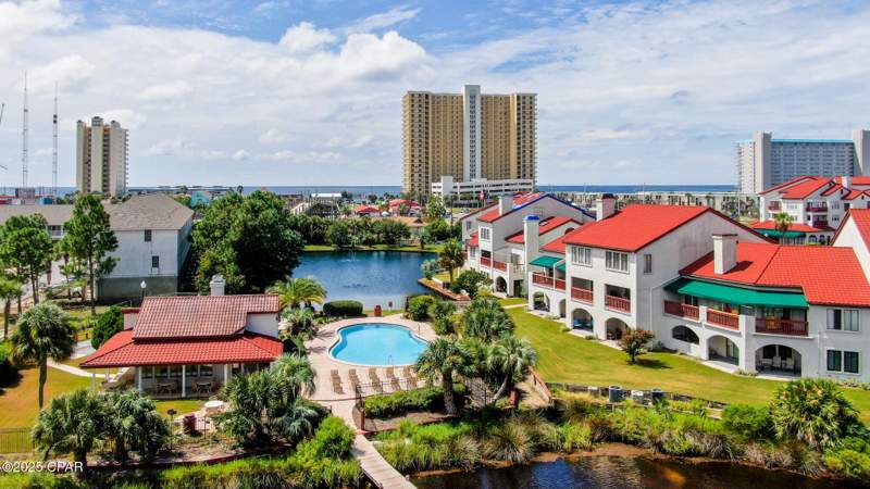 1 bedroom Condominium at 8730 Thomas Drive 102, Villas Of St. Thomas 1, Panama City — photo 2