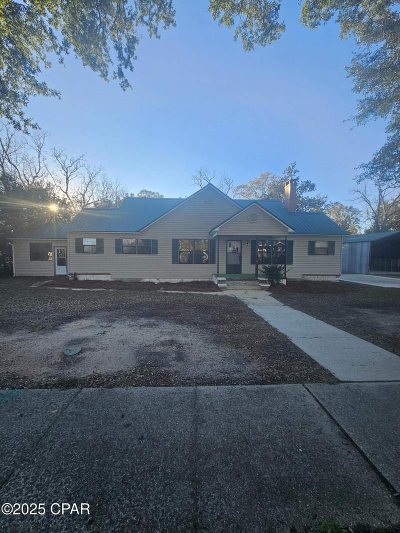 4 bedroom SingleFamilyResidence at 768 Main Street, Chipley, Chipley — photo 4