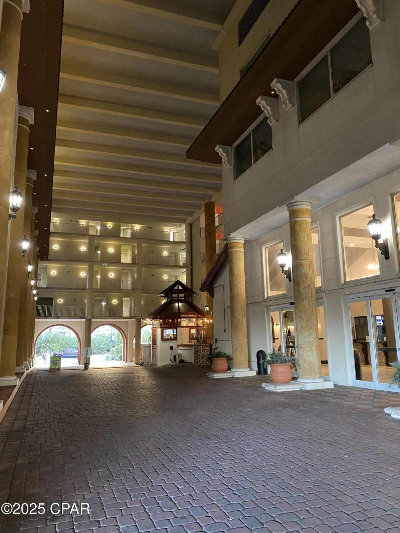 1 bedroom Condominium at 9900 S Thomas Drive 2325, Shores Of Panama Phase II, Panama City — photo 4