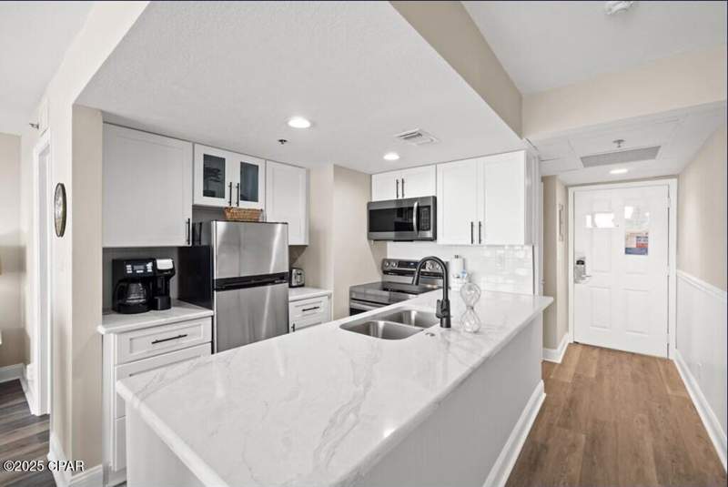 1 bedroom Condominium at 9850 S Thomas Drive 1011W, Sunbird Condo, Panama City Beach — photo 3