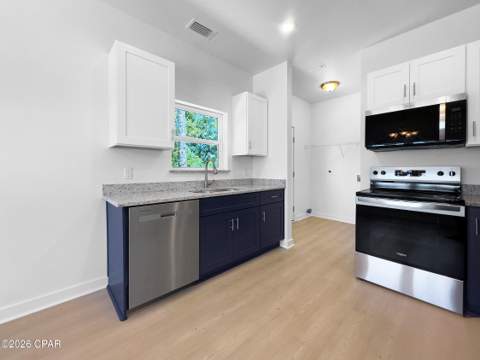 592 Bonnet Street, Port St Joe FL - photo 10 of 38