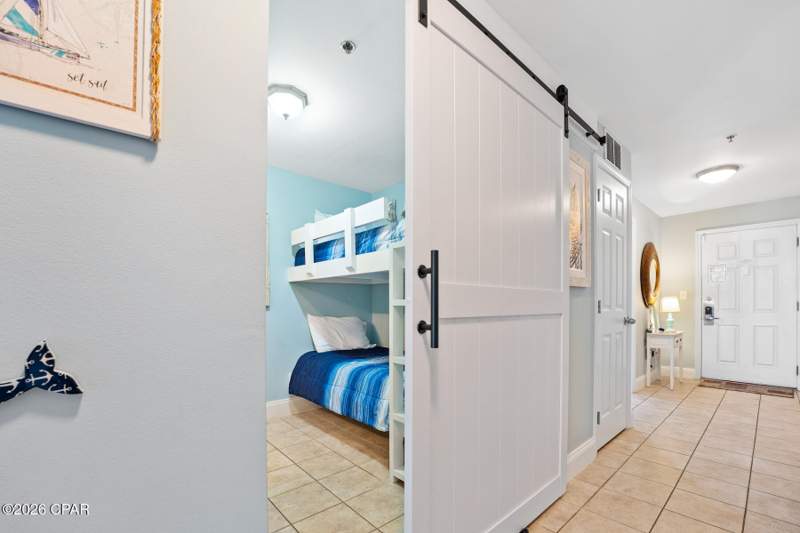 1 bedroom Condominium at 9860 S Thomas Drive 604, Laketown Wharf, Panama City — photo 5