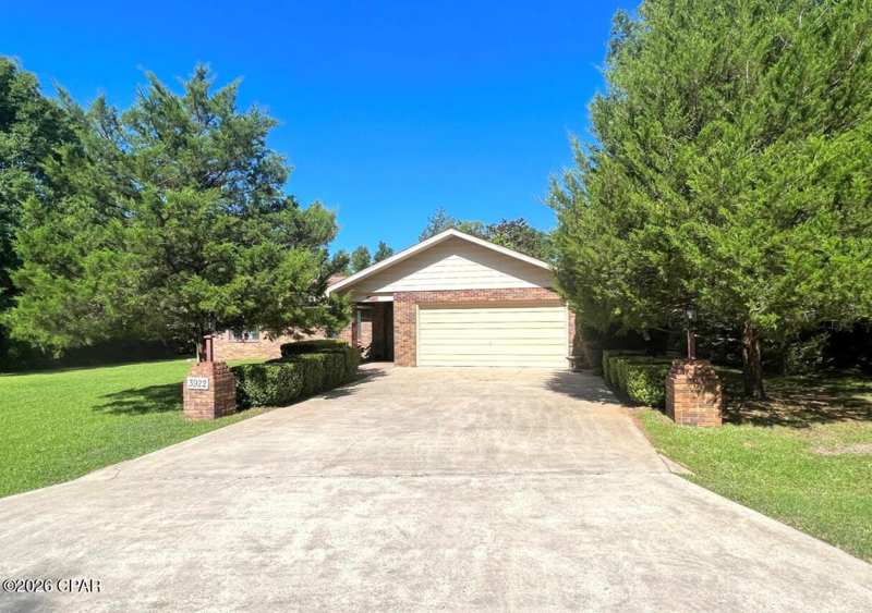 3 bedroom SingleFamilyResidence at 3922 Vistula Drive, Sunny Hills, Chipley — photo 1