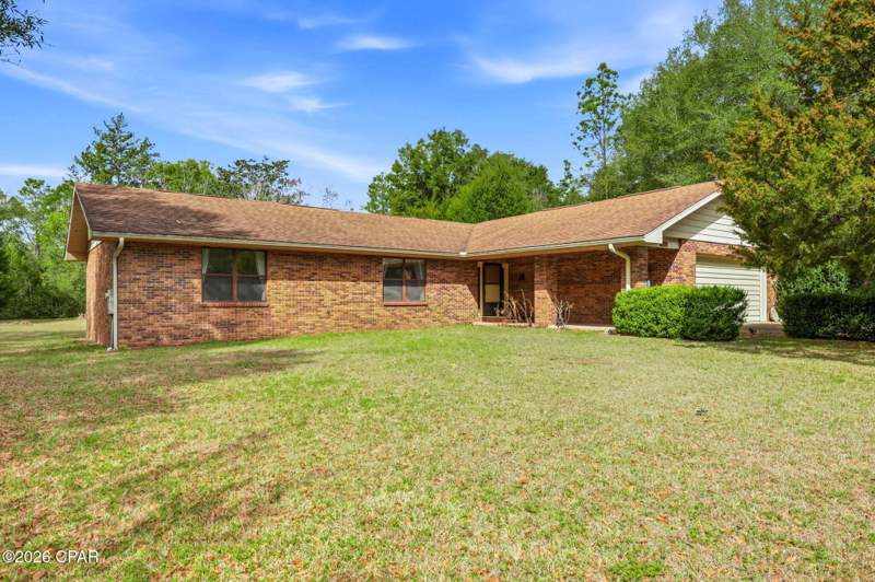 3 bedroom SingleFamilyResidence at 3922 Vistula Drive, Sunny Hills, Chipley — photo 5