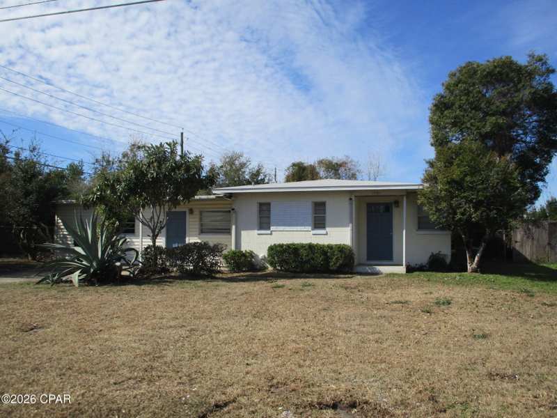 3 bedroom SingleFamilyResidence at 1901 Hickory Avenue, Hentz 1st Add Unit B, Panama City — photo 1