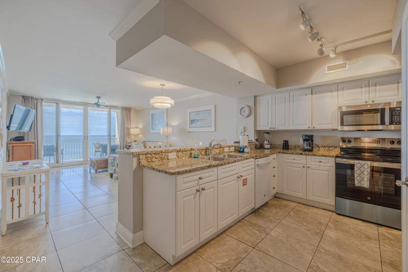 2 bedroom Condominium at 14701 Front Beach Road 1931, Emerald Beach Resort, Panama City Beach — photo 4