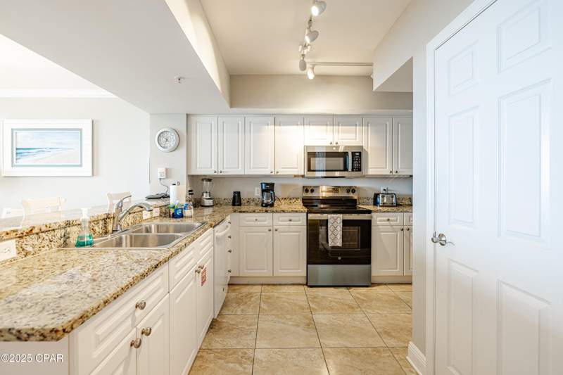 2 bedroom Condominium at 14701 Front Beach Road 1931, Emerald Beach Resort, Panama City Beach — photo 5