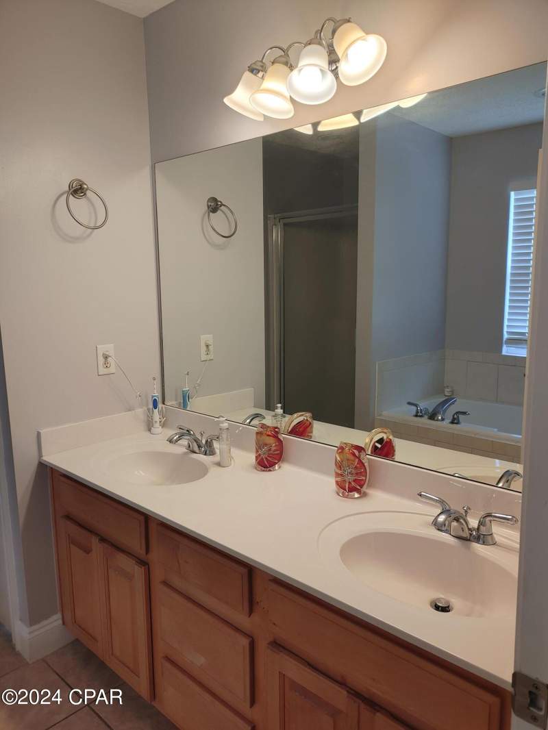5 bedroom SingleFamilyResidence at 3707 Bay Tree Road, Hammocks Phase I, Lynn Haven — photo 5