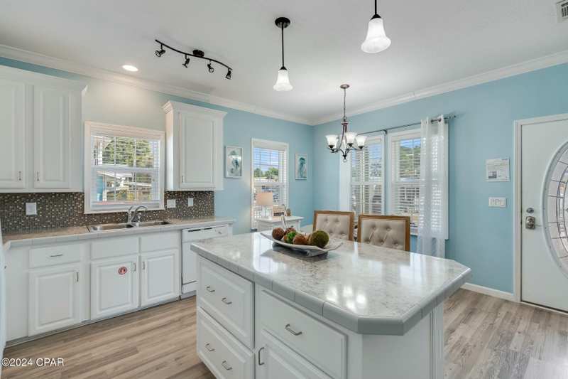 2 bedroom SingleFamilyResidence at 313 Laureno Place, Laguna Beach, Panama City Beach — photo 1
