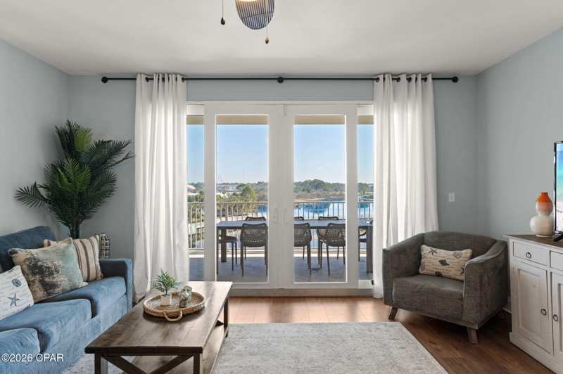 3 bedroom Condominium at 9902 S Thomas Drive 333, Laketown Wharf Phase II, Panama City — photo 1