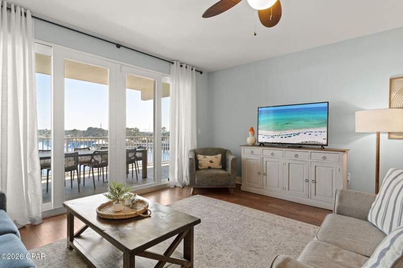 3 bedroom Condominium at 9902 S Thomas Drive 333, Laketown Wharf Phase II, Panama City — photo 3