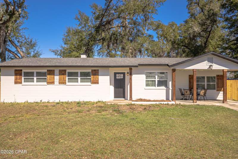 4 bedroom SingleFamilyResidence at 4927 Hensey Avenue, Black Oak Ridge, Panama City — photo 3