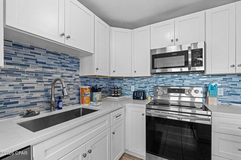 3 bedroom Condominium at 9860 S Thomas Drive 1006, Laketown Wharf, Panama City — photo 5