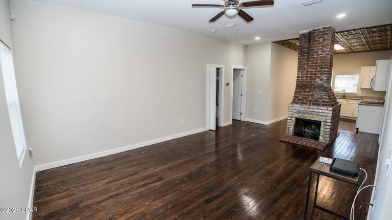 5 bedroom SingleFamilyResidence at 5045 E Highway 98, W H Parker, Panama City — photo 3