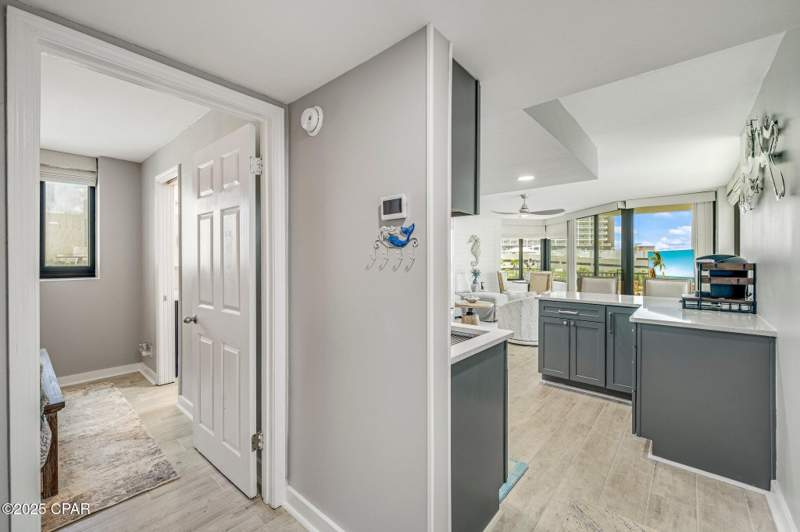1 bedroom Condominium at 9850 S Thomas Drive 401W, Sunbird Condo, Panama City — photo 4