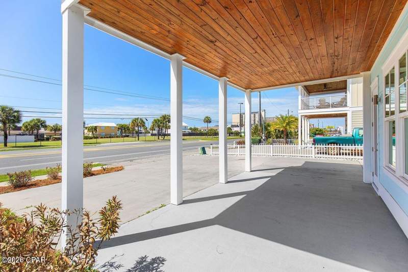 4 bedroom SingleFamilyResidence at 5522 Thomas Drive, Gulf Lagoon Beach, Panama City — photo 2