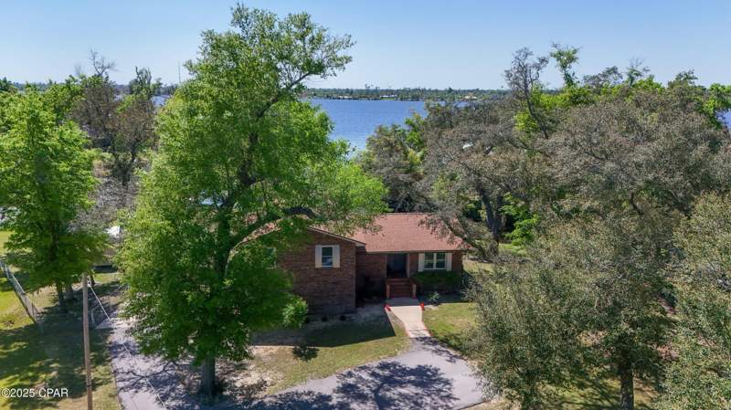 3 bedroom SingleFamilyResidence at 4403 Bluewater Drive, Deerpoint Estates, Panama City — photo 2
