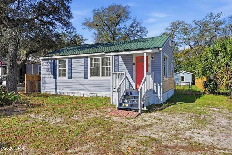 2 bedroom SingleFamilyResidence at 1729 Palmetto Avenue, Bayview Heights, Panama City — photo 1