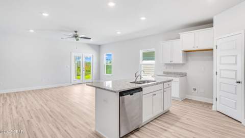 128 Hollis Circle, Port St Joe FL - photo 11 of 47