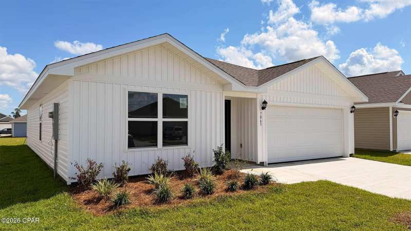 4 bedroom SingleFamilyResidence at 7063 Merlyn Dethlefsen Road, Liberty, Panama City — photo 1