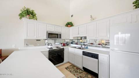 17462 Front Beach Road 55302, Panama City Beach FL - photo 10 of 44
