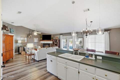 4944 Deerwood Avenue, Youngstown FL - photo 9 of 33