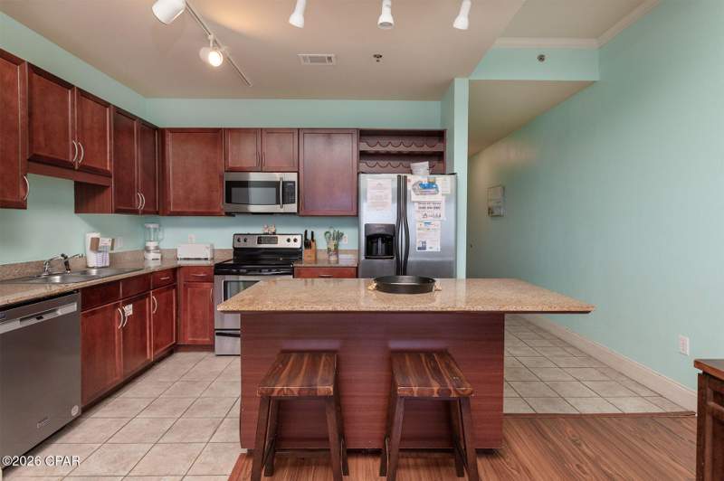 3 bedroom Condominium at 9902 S Thomas Drive 2029, Laketown Wharf, Panama City — photo 4