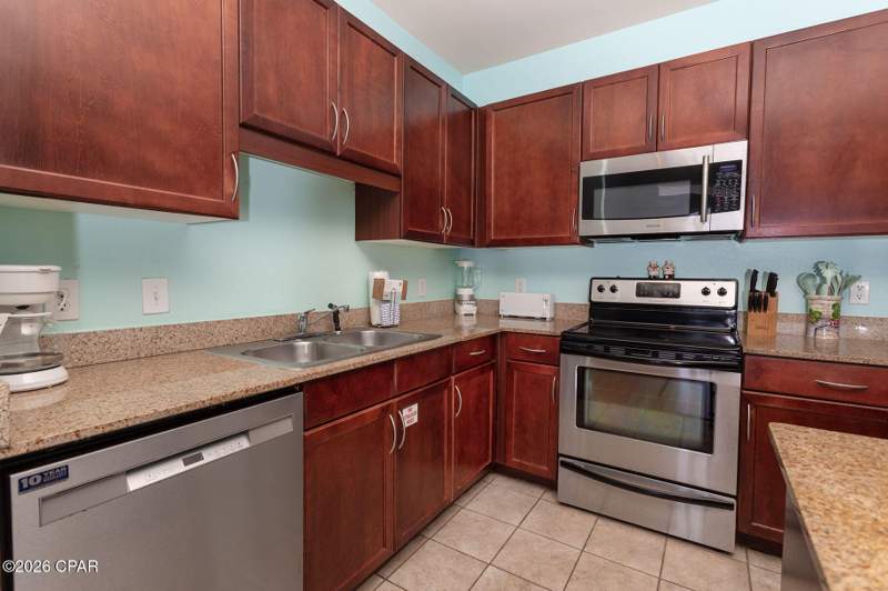 3 bedroom Condominium at 9902 S Thomas Drive 2029, Laketown Wharf, Panama City — photo 5