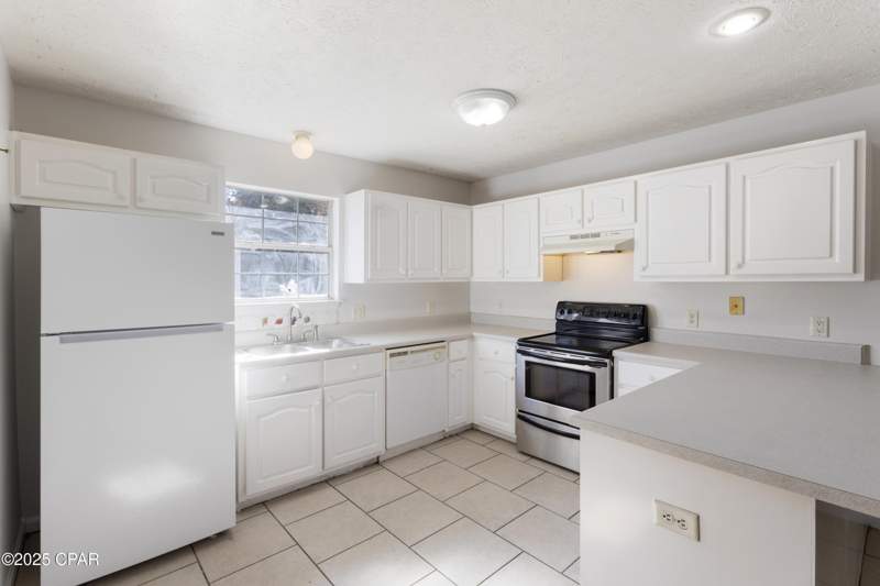 3 bedroom SingleFamilyResidence at 6404 Pine Drive, Treasure Cove, Panama City Beach — photo 4