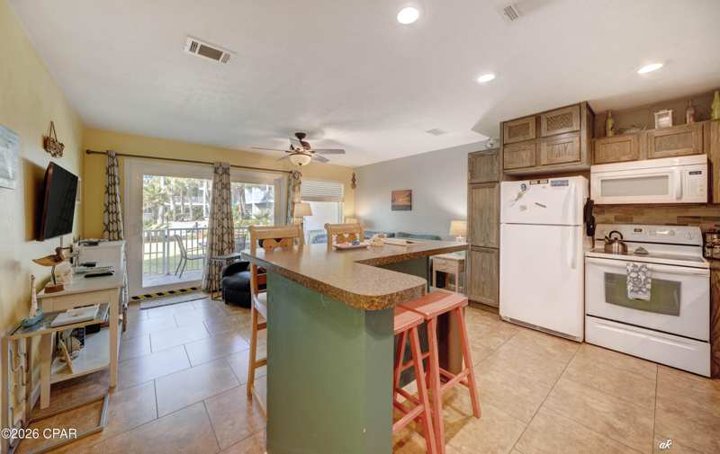 1 bedroom Condominium at 6205 Thomas Drive 2F, Nautical Watch II, Panama City — photo 1