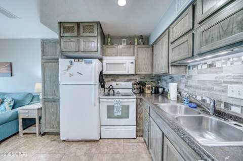 6205 Thomas Drive 2F, Panama City FL - photo 7 of 44