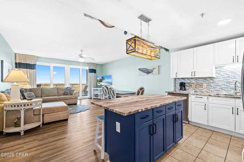 3 bedroom Condominium at 9902 S Thomas Drive 1734, Laketown Wharf, Panama City — photo 1