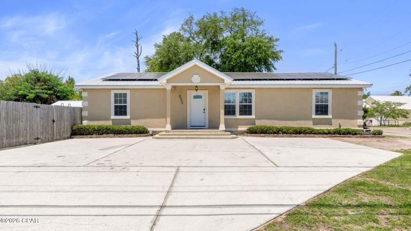 5 bedroom SingleFamilyResidence at 4500 W 19th Street, Wainwright Park, Panama City — photo 2