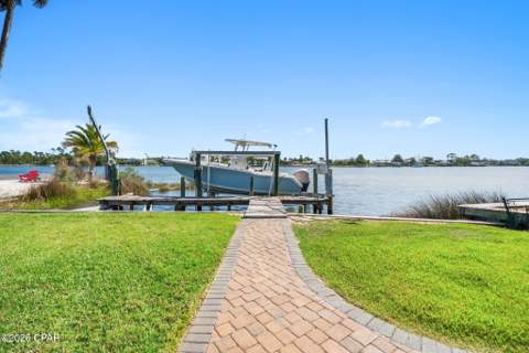 4734 Baywood Drive, Lynn Haven FL - photo 15 of 89