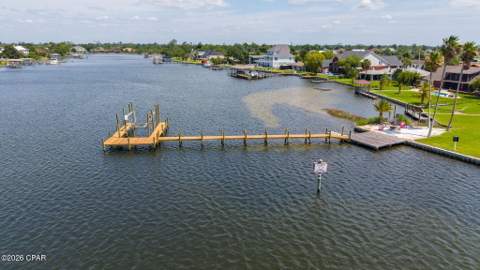 4734 Baywood Drive, Lynn Haven FL - photo 7 of 89