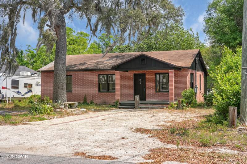 3 bedroom SingleFamilyResidence at 1824 Grant Avenue, Bayview Add, Panama City — photo 1