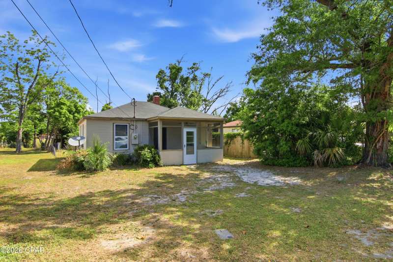 2 bedroom SingleFamilyResidence at 1324 Lincoln Drive, Lincoln Park, Panama City — photo 1