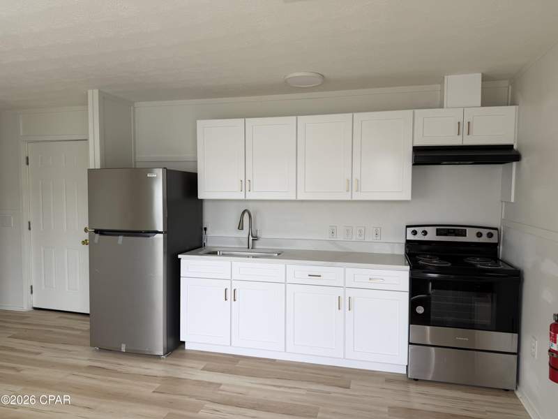 3 bedroom ManufacturedHome at 102 Sims Avenue 1, St And Bay Dev Co, Panama City — photo 2