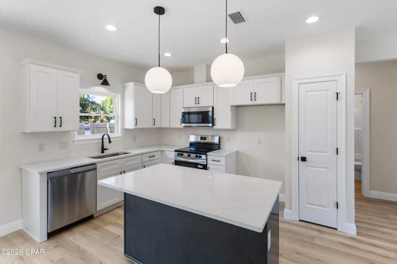 3 bedroom SingleFamilyResidence at 229 W 13th Street, Bry-Co Park, Panama City — photo 3