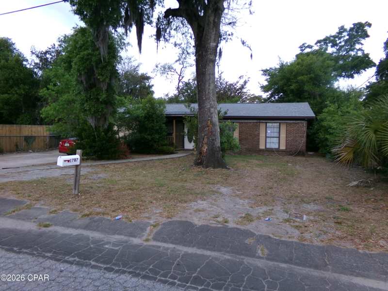 3 bedroom SingleFamilyResidence at 1707 Michigan Avenue, Bayview Add, Panama City — photo 1
