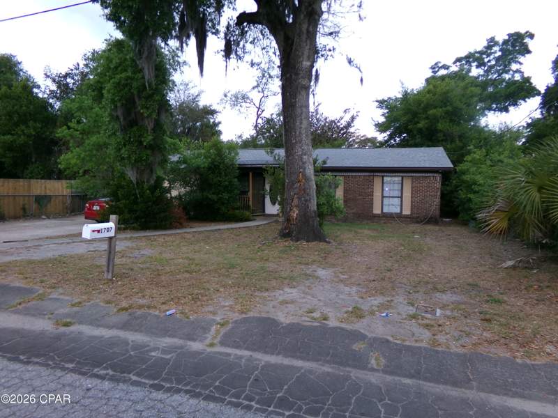 3 bedroom SingleFamilyResidence at 1707 Michigan Avenue, Bayview Add, Panama City — photo 1